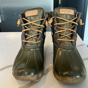 Sperry boots sz 9